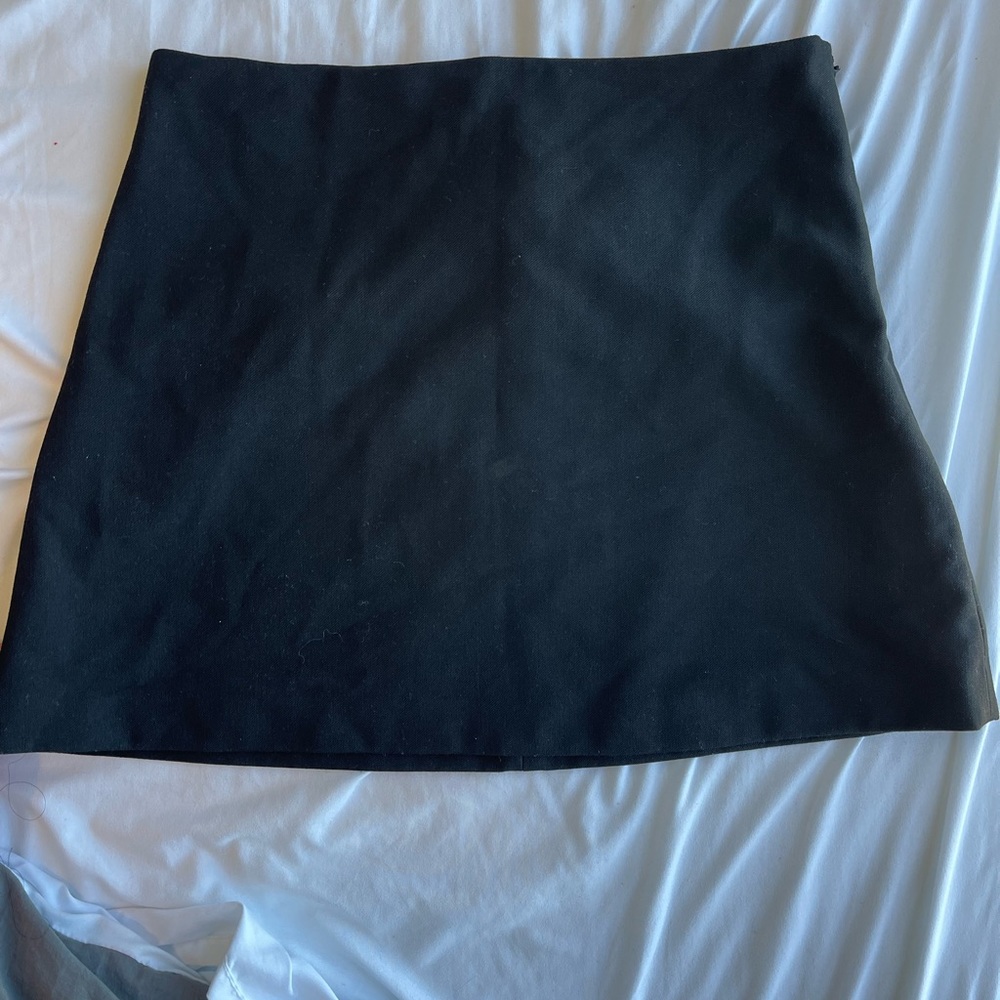 Black Zara mini skirt